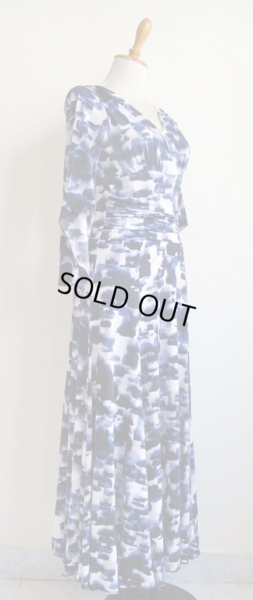 画像4: ニット素材のワンピース (4)