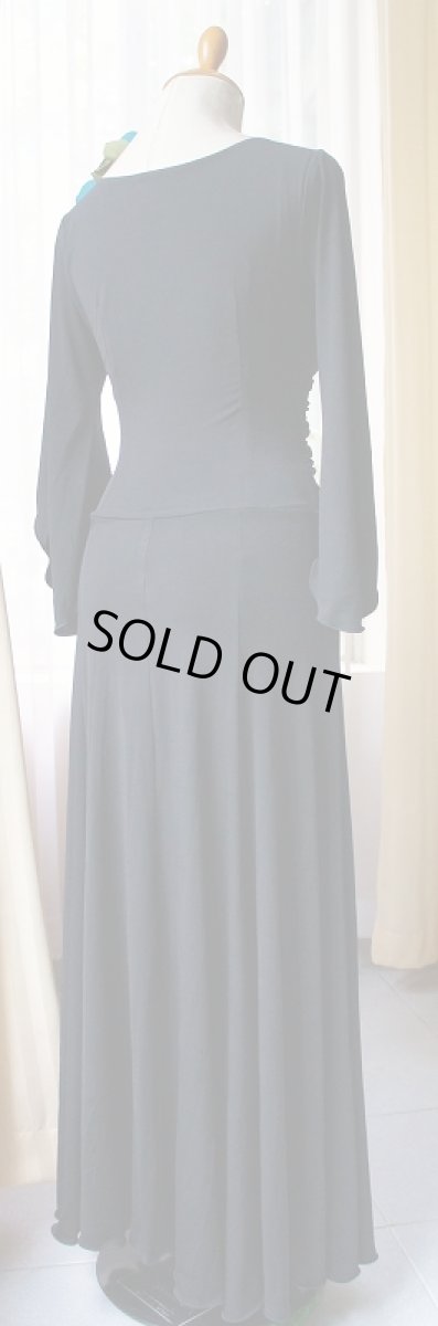 画像2: ニット素材のワンピース、ブラック (2)