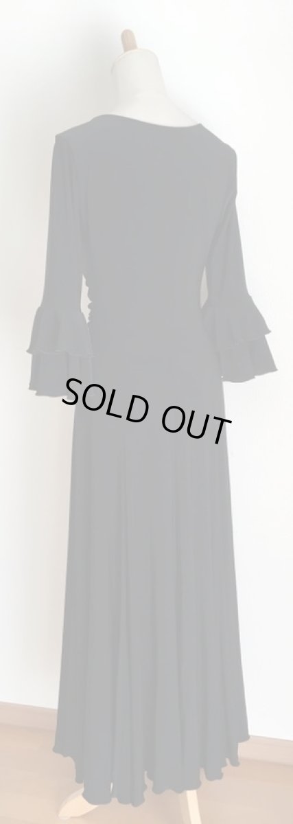 画像9: ニット素材のワンピース、ブラック、袖フリル2段 (9)