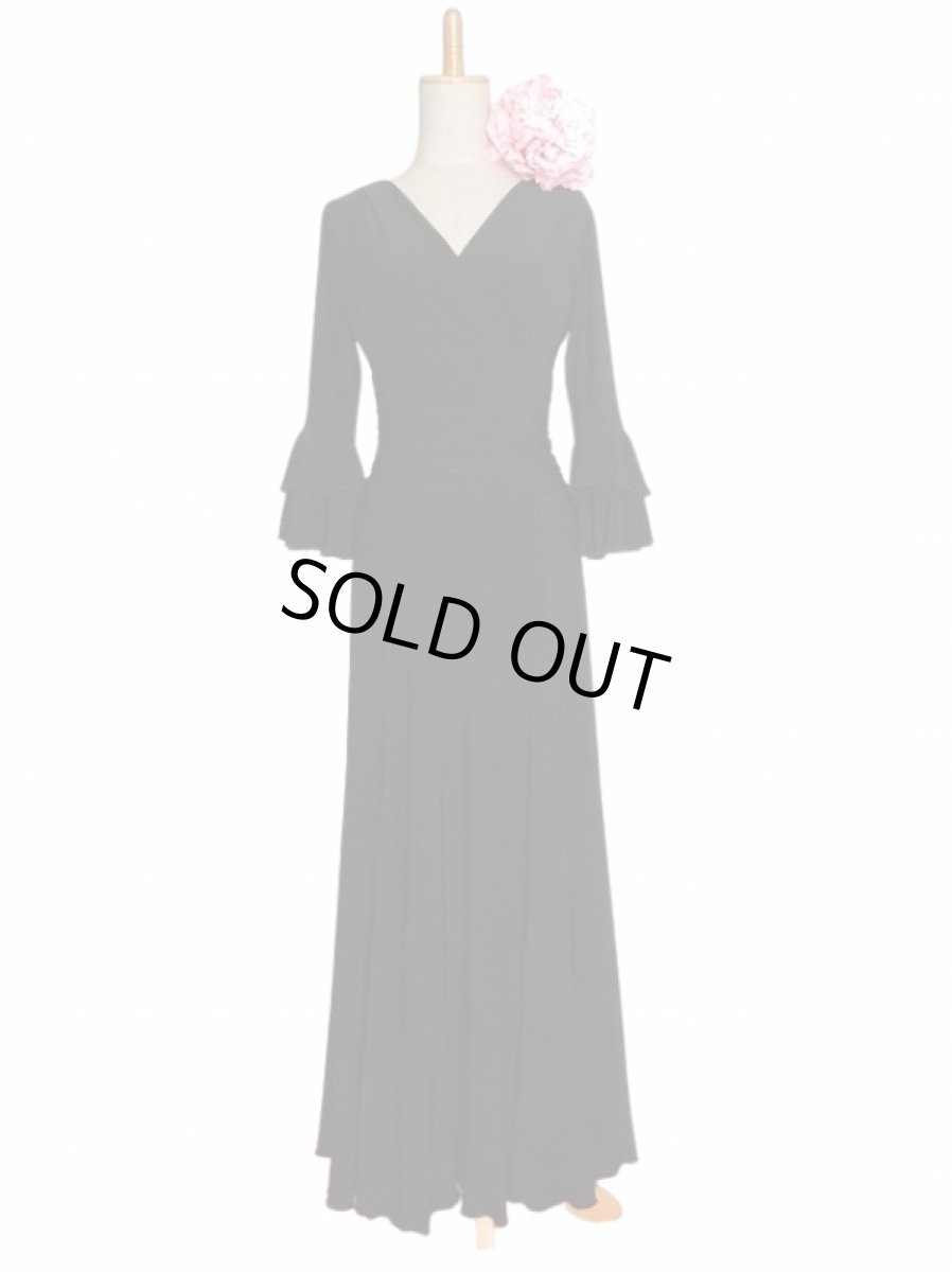 画像1: ニット素材のワンピース、ブラック、袖フリル2段 (1)