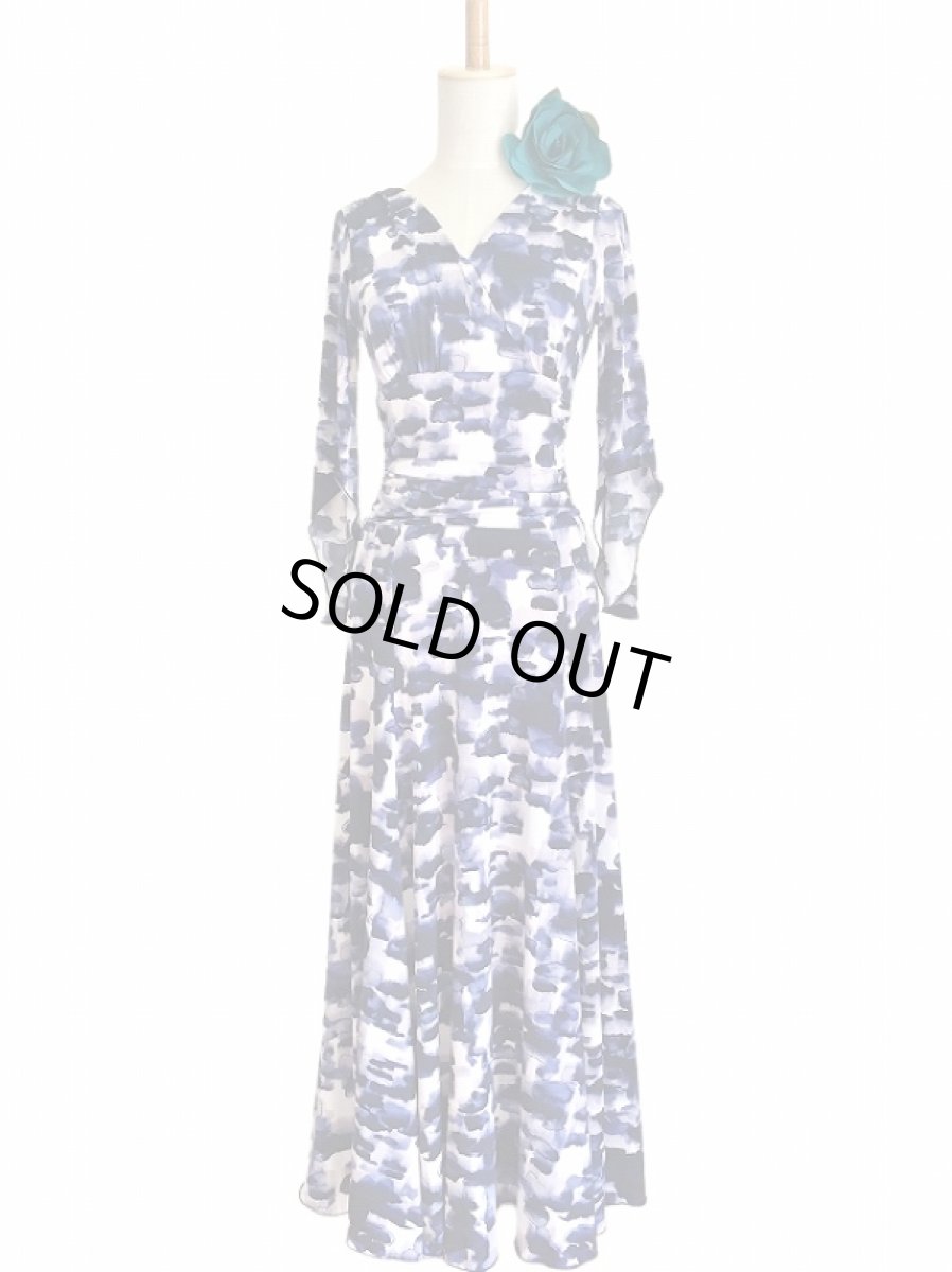 画像1: ニット素材のワンピース (1)