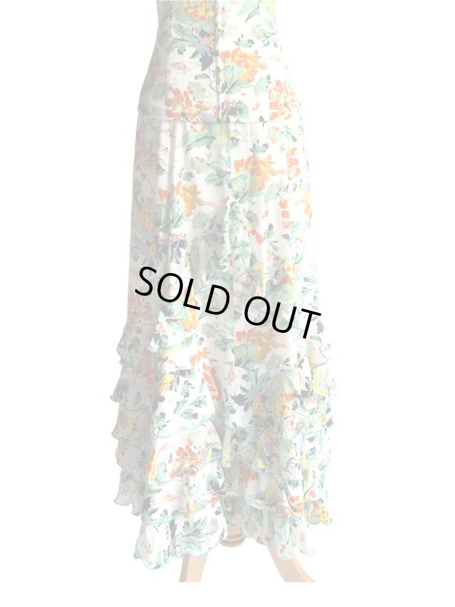 バックスタイル。上段はマウンテンフリル。