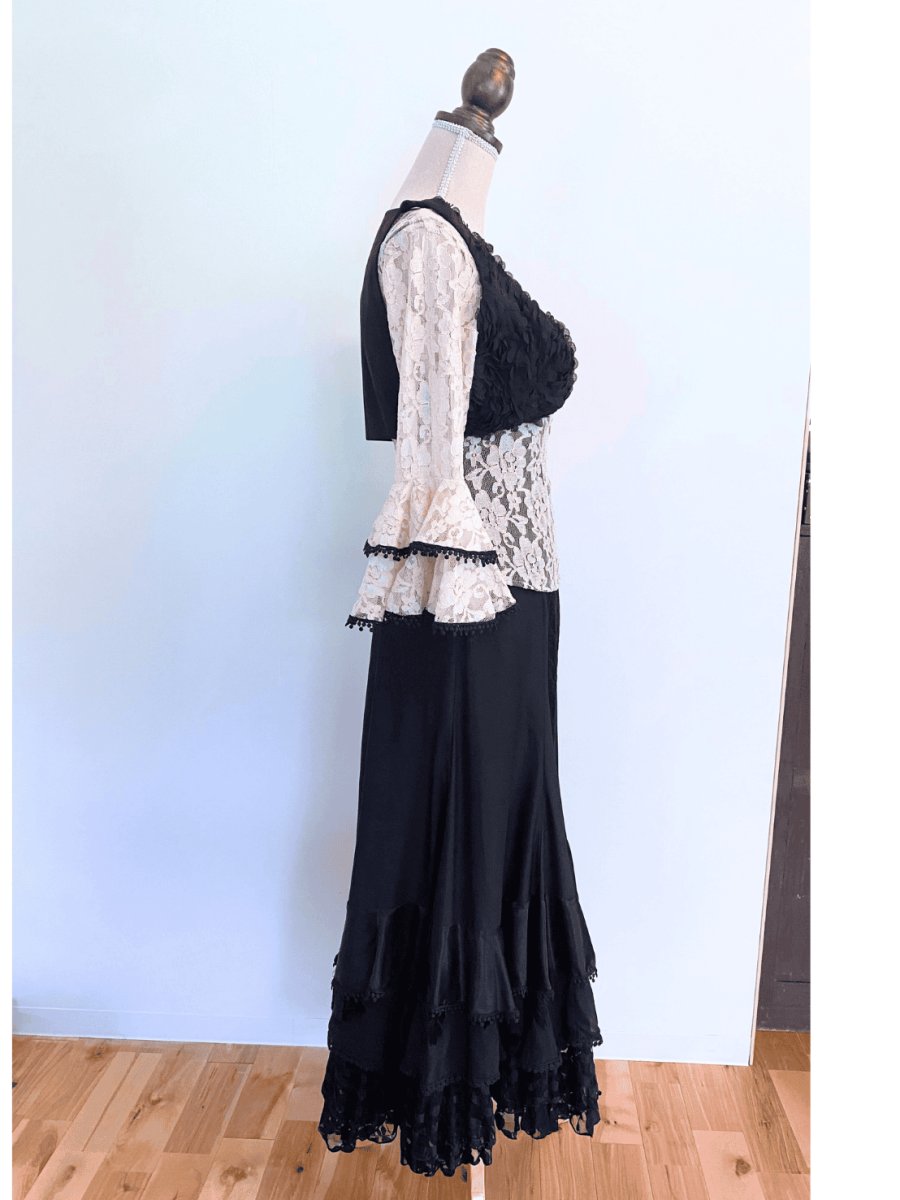 画像4: レース×ブラックコーデの衣装3点をコーディネート！ (4)