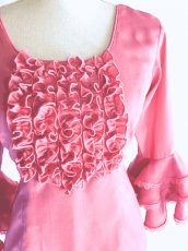 画像3: 人気🌸コーラルピンク🌸フリル3段、袖テープ飾り (3)