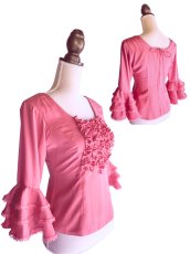 画像4: 人気🌸コーラルピンク🌸フリル3段、袖テープ飾り (4)