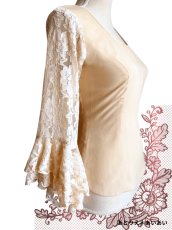 画像2: 《即納品》オートミール色ブラウス、お袖レース素材 (2)